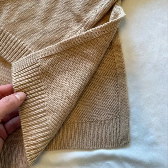 Pink Lily Women’s NWOT Never Worn Oversized Crewneck Sweater in Tan - Picture 4 of 9